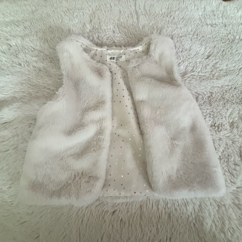 H&M Soft Faux Fur Vest in Light Gray